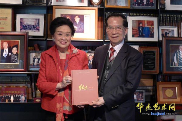 香港著名爱国人士梁潔華博士热情会见蔡豪杰