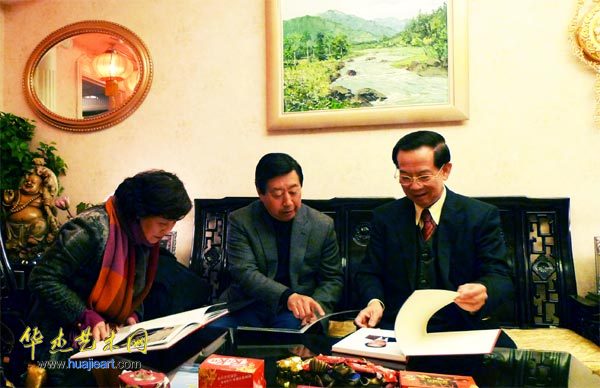全国文联副主席刘大为伉俪北京华杰艺术中心参观